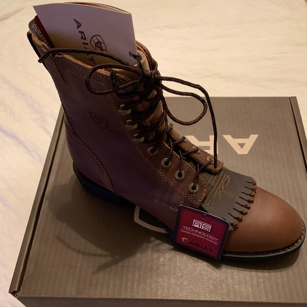 Ariat boots NIB size 8